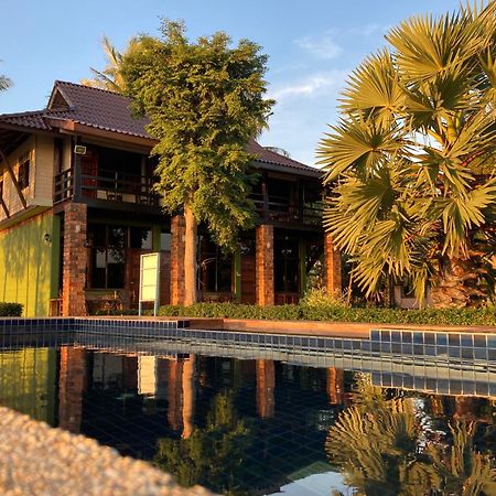 The Chevalley Beach Resort Сатун Екстер'єр фото