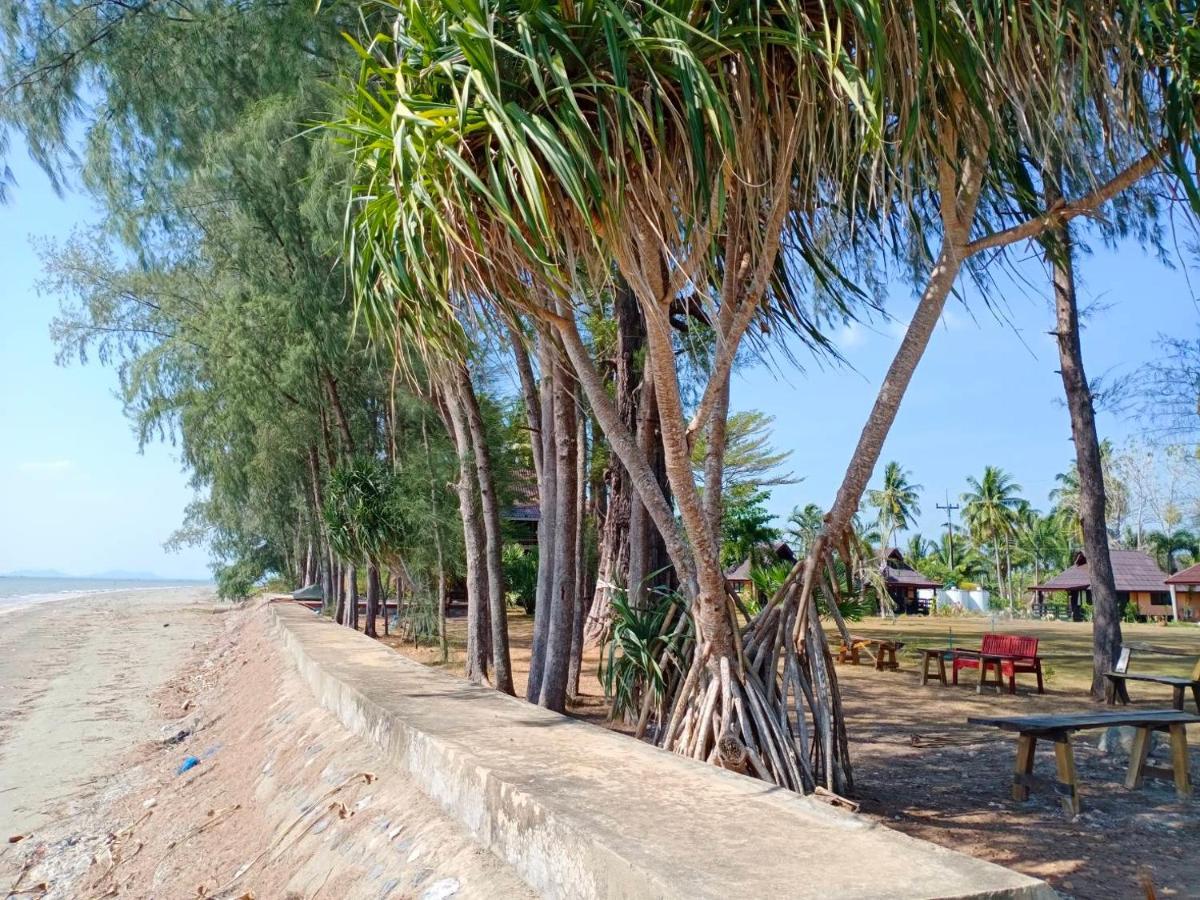 The Chevalley Beach Resort Сатун Екстер'єр фото