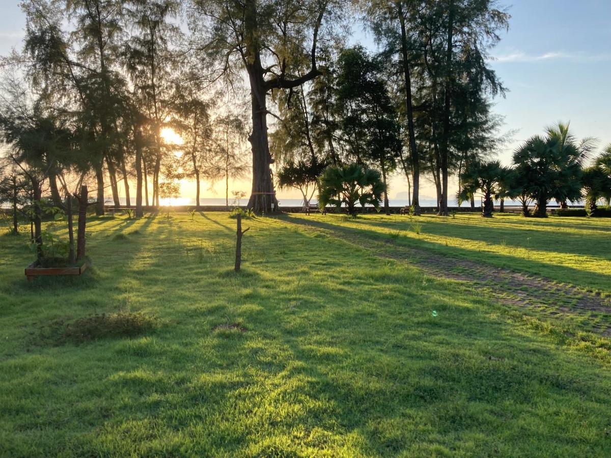 The Chevalley Beach Resort Сатун Екстер'єр фото