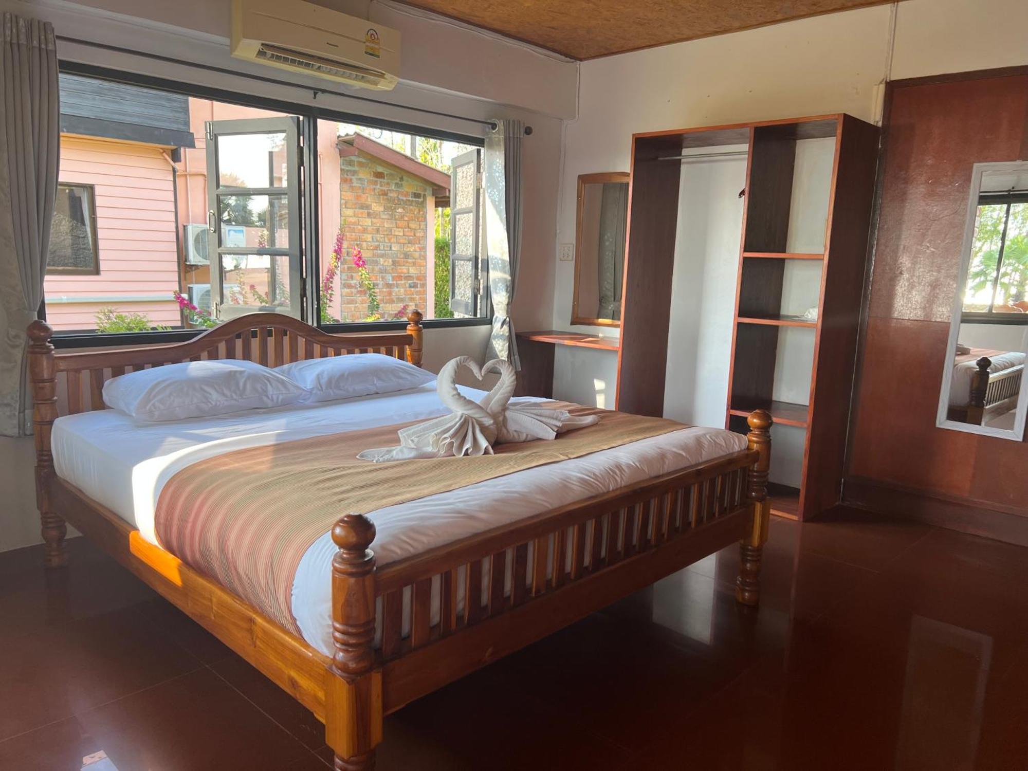 The Chevalley Beach Resort Сатун Екстер'єр фото