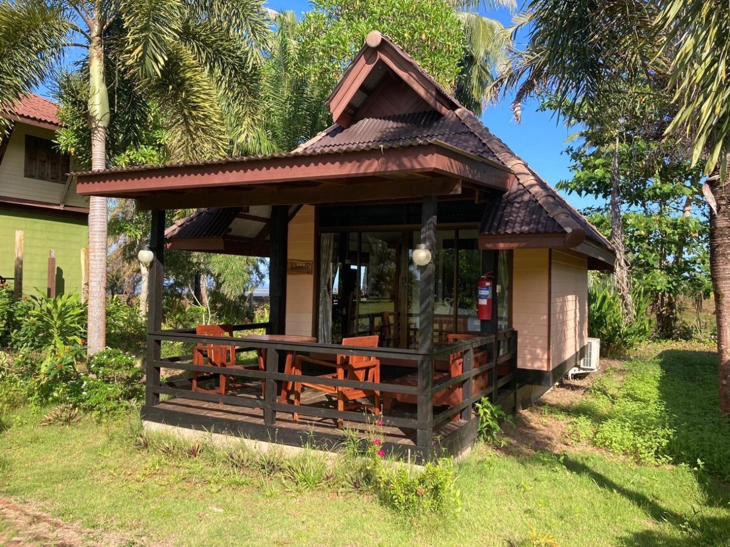 The Chevalley Beach Resort Сатун Екстер'єр фото