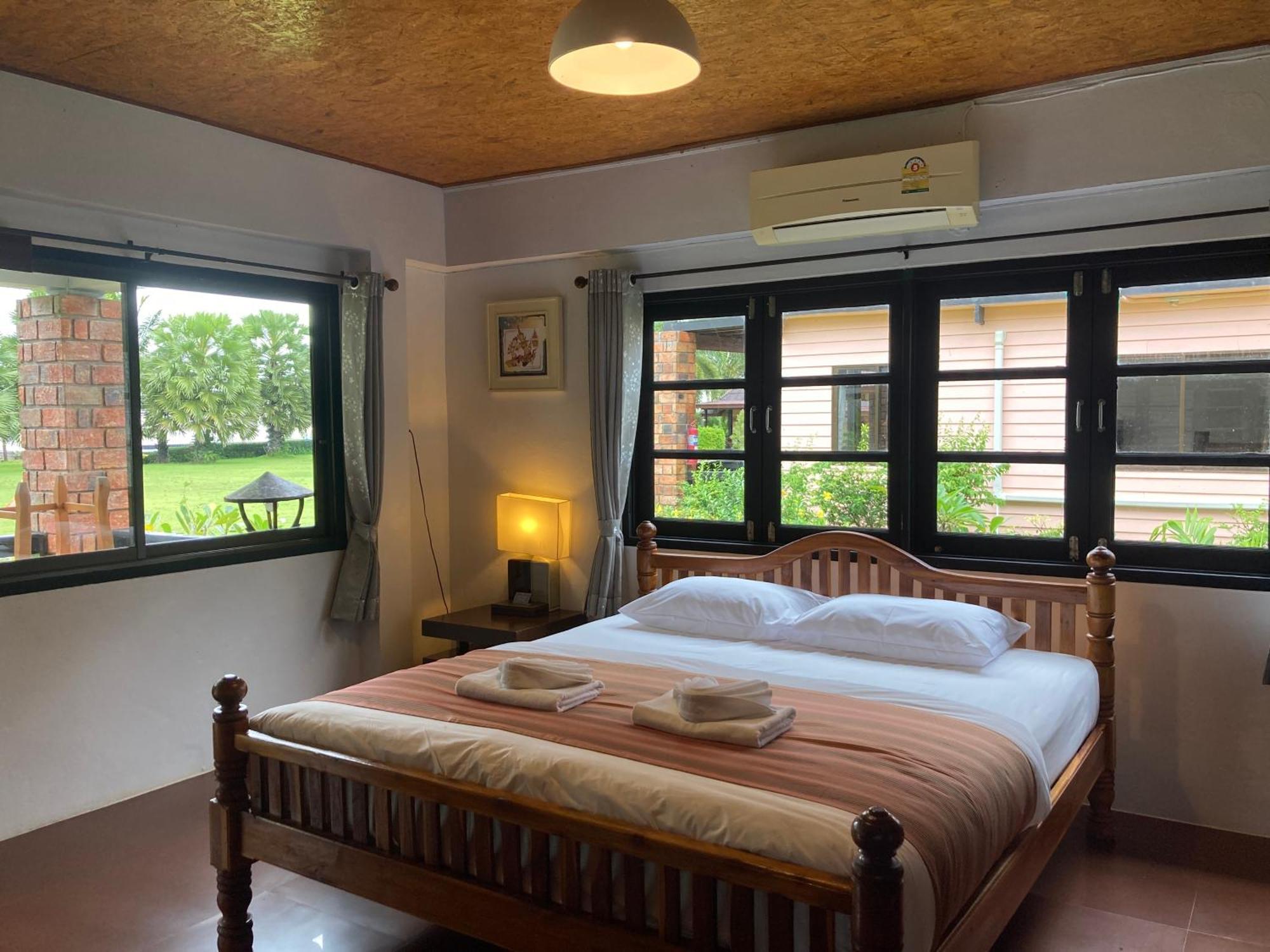 The Chevalley Beach Resort Сатун Екстер'єр фото