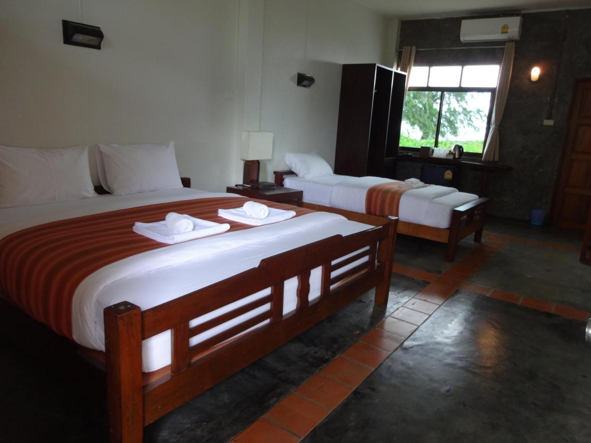 The Chevalley Beach Resort Сатун Екстер'єр фото