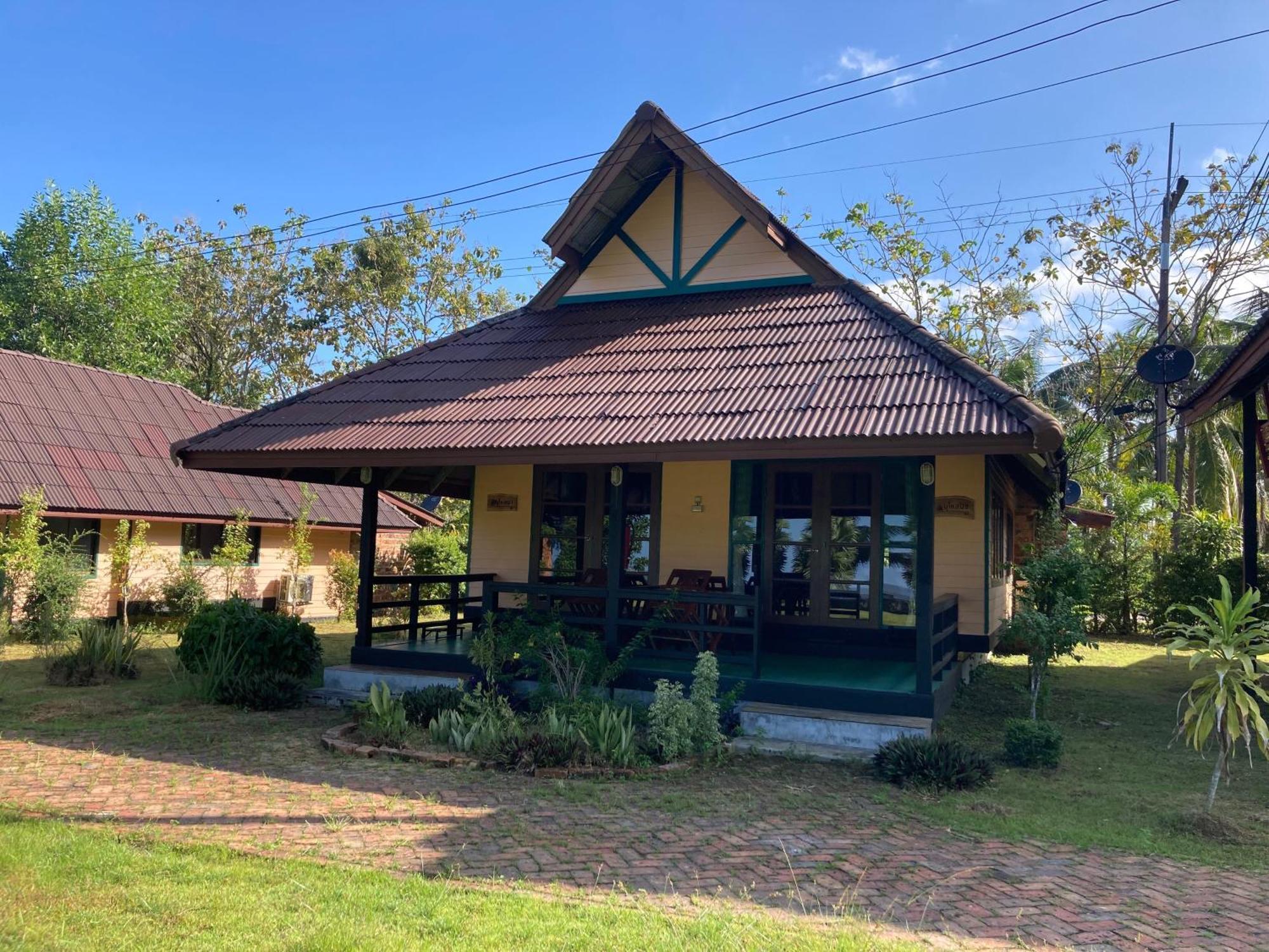 The Chevalley Beach Resort Сатун Екстер'єр фото