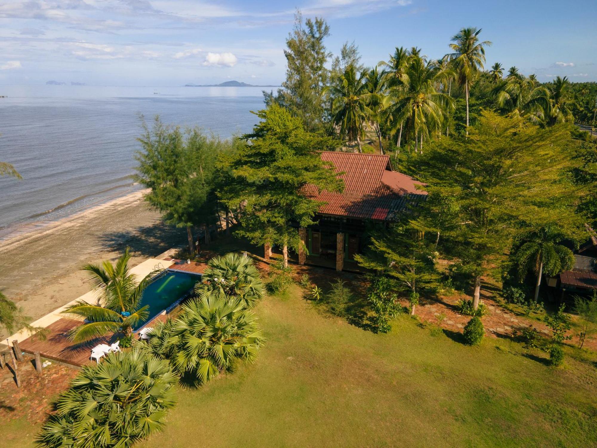 The Chevalley Beach Resort Сатун Екстер'єр фото