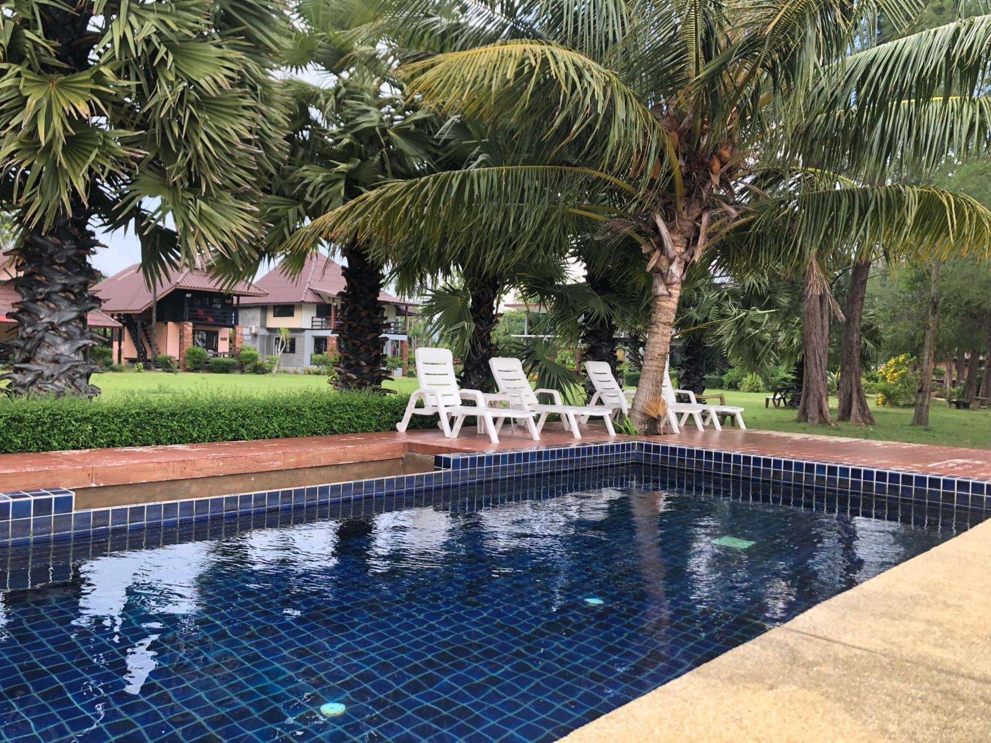 The Chevalley Beach Resort Сатун Екстер'єр фото