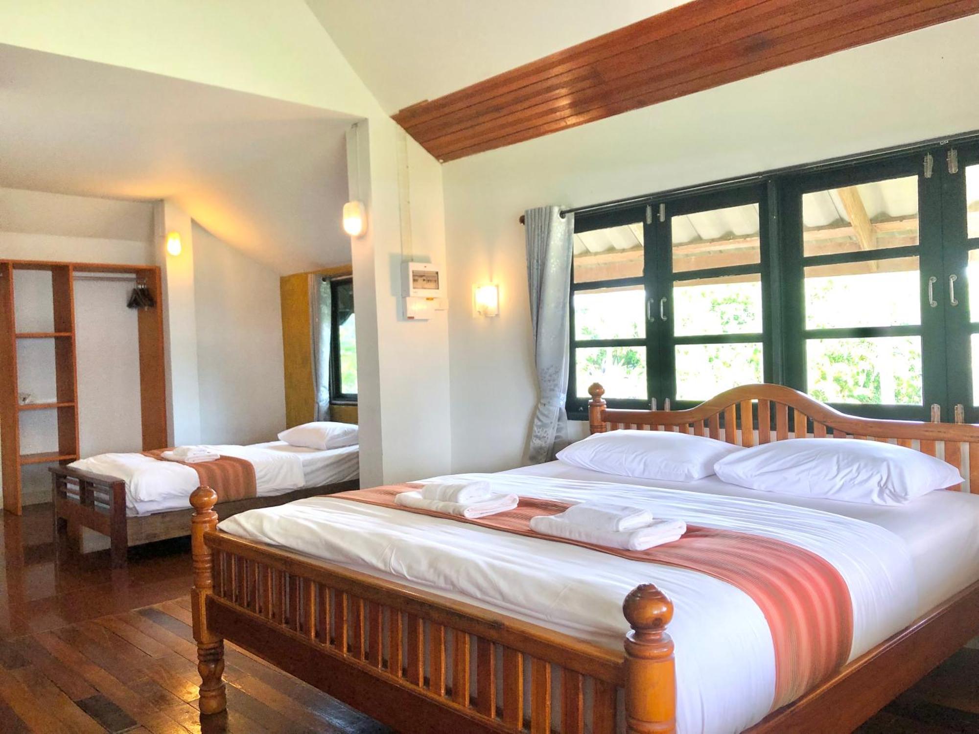 The Chevalley Beach Resort Сатун Екстер'єр фото